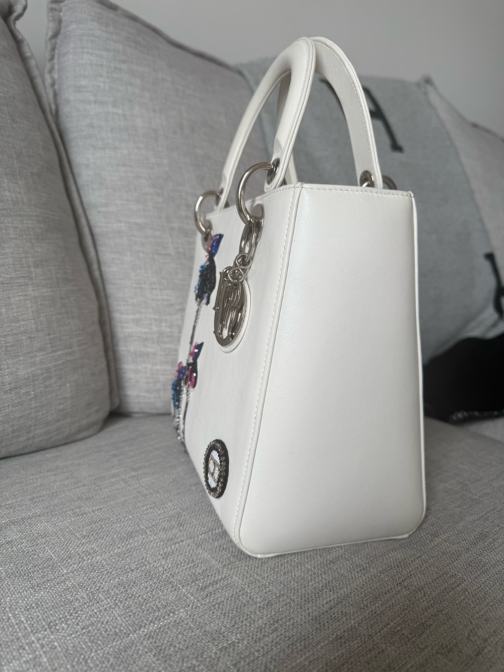 Lady Dior White Leather Tote with Sequin Floral Motif - Picture 2 of 7
